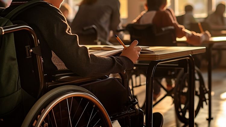 प्रतियोगी परीक्षाएं: दिव्यांग अभ्यर्थियों को राहत, ‘खुद लिखने’ की सुविधा बहाल, देखें नए नियम