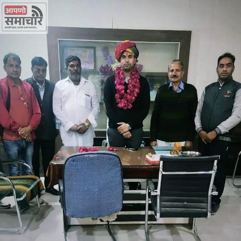 उपखंड अधिकारी सामरिया ने प्रशासक का कार्यभार संभालाः अधिकारियों ने स्वागत किया ।