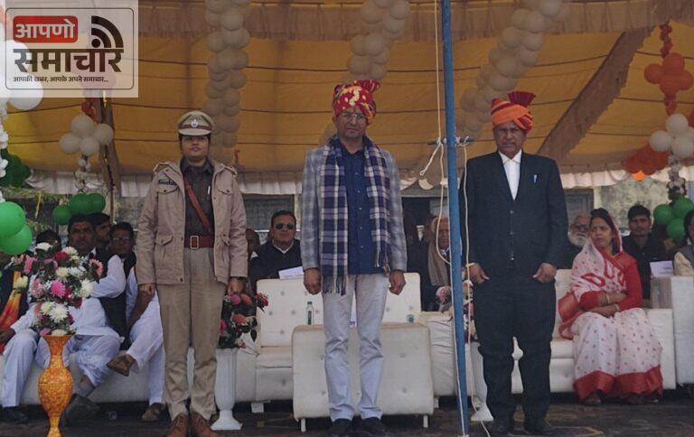 गणतंत्र दिवस पर विधायक डॉ सुरेश धाकड़ ने किया ध्वजारोहण, 50 प्रतिभावों का हुआ सम्मान ।